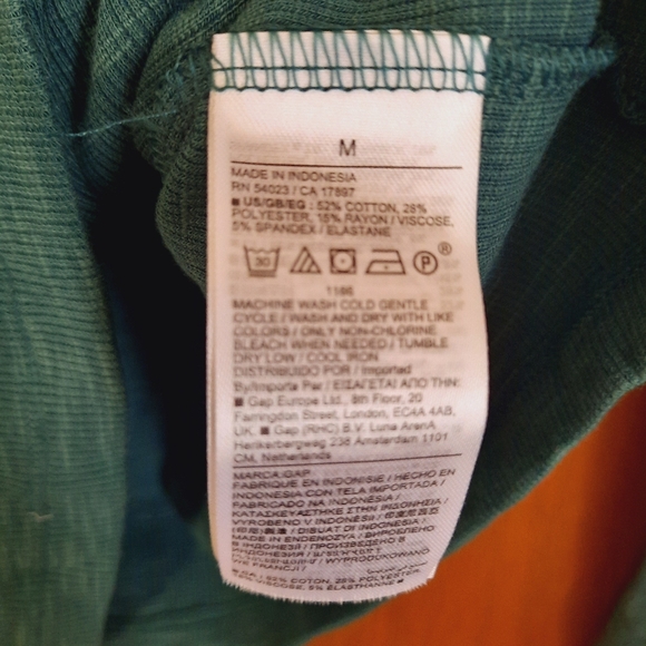 🛍 NWT Gap Long Sleeve Ribbed Sweetheart Open Neckline June Bug Shirt Size M - Picture 9 of 10